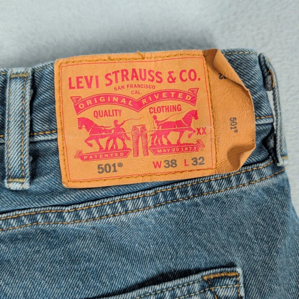 Levi's 501 Jeans Mens 38x32 Blue Original Fit Button Fly Straight Leg Denim